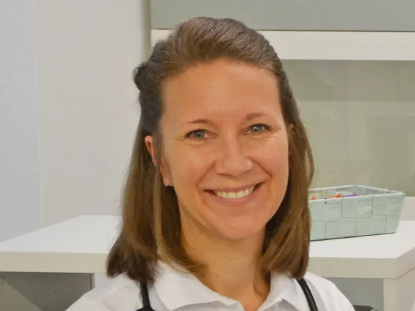 Dr. Angelika Fidi